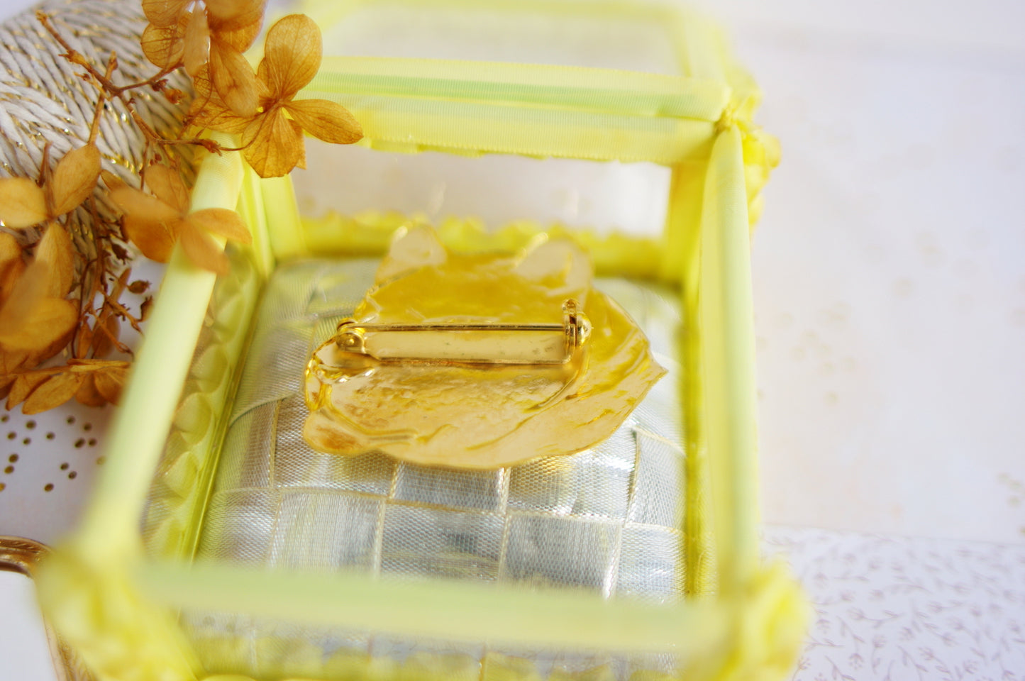 broche félin motif vintage