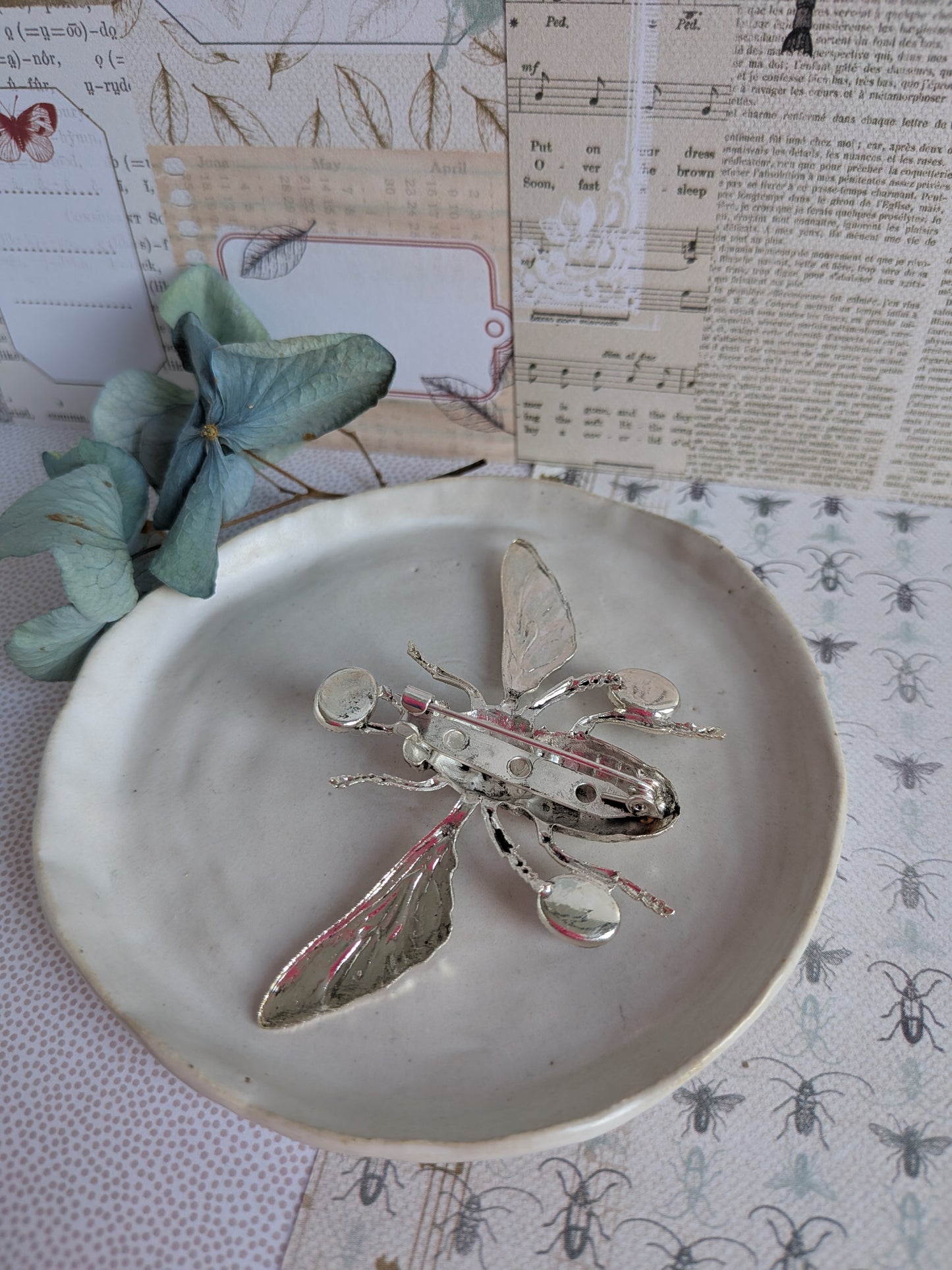 broches insectes