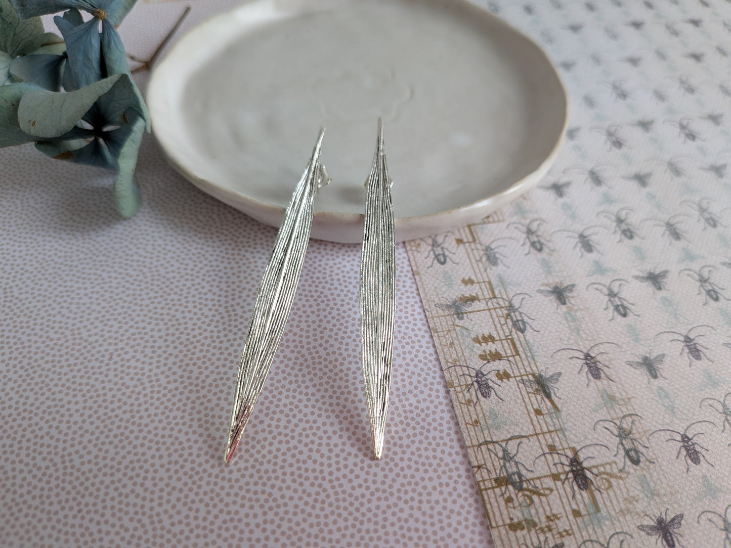 Boucles d’oreilles Feuilles , métal argenté