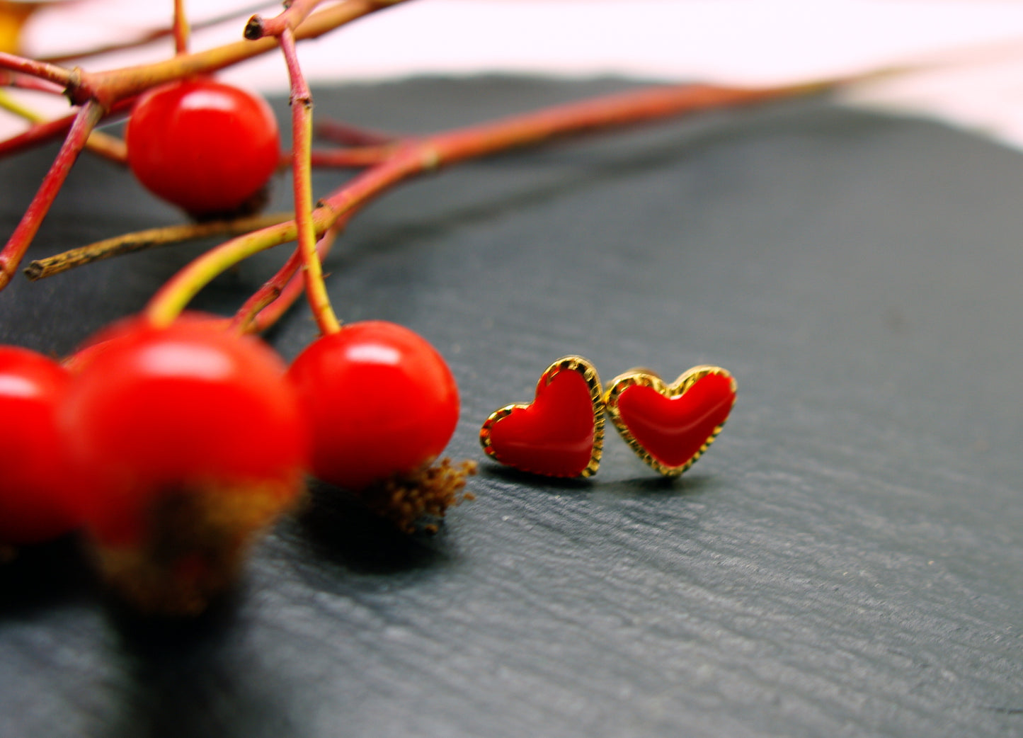 boucles d'oreilles coeurs rouges