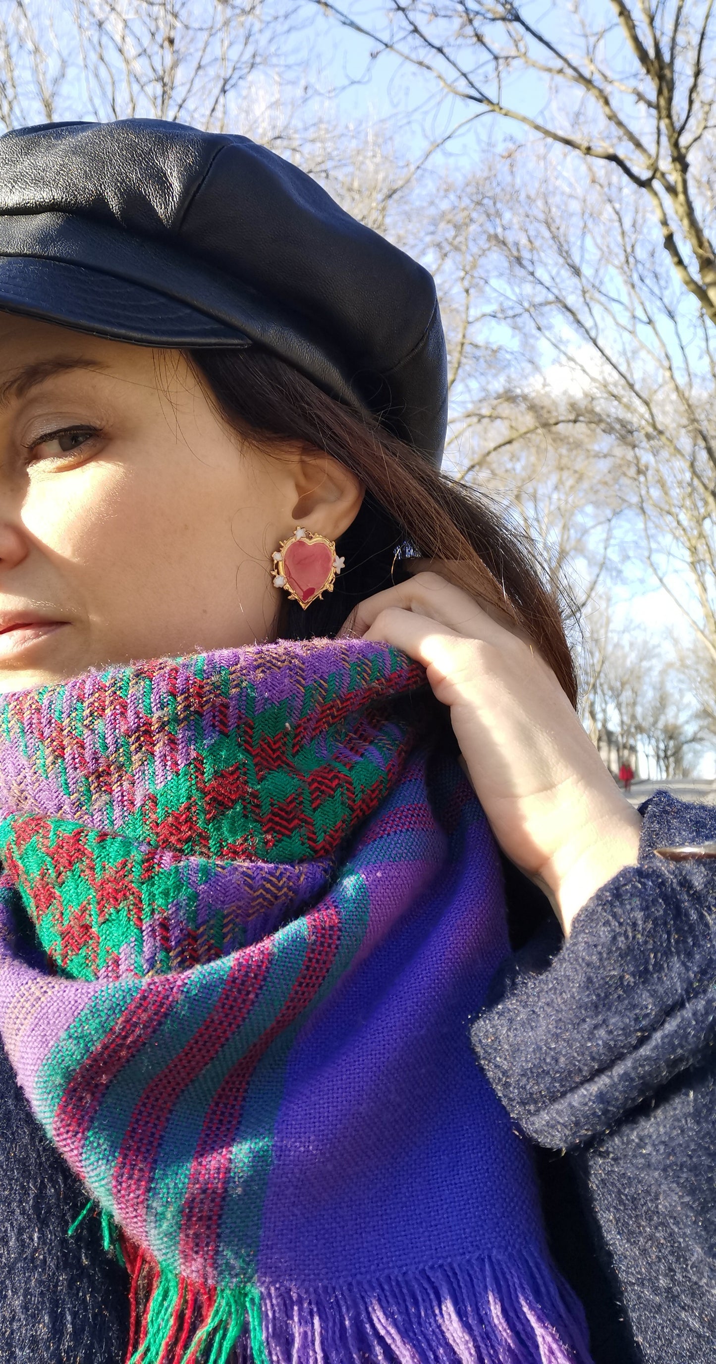 Boucles d’oreilles cœur rouge Art déco – émail rouge et blanc