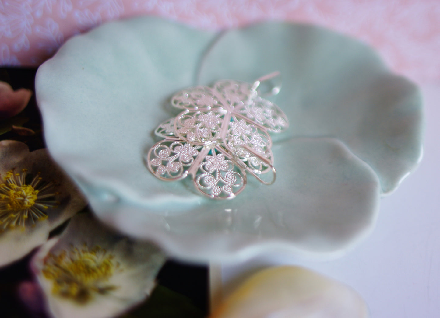 boucles d'oreilles dormeuses fleurs