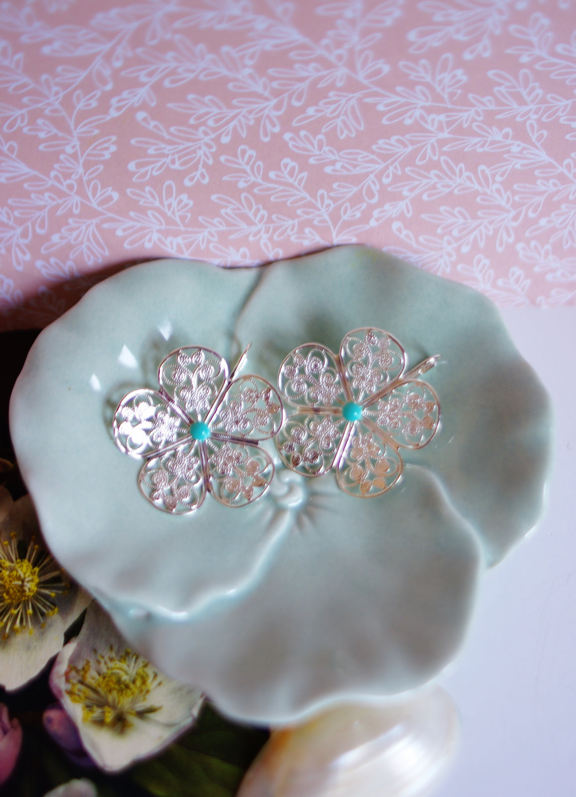 boucles d'oreilles dormeuses fleurs