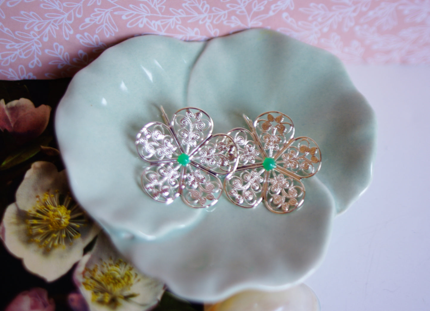 boucles d'oreilles dormeuses fleurs