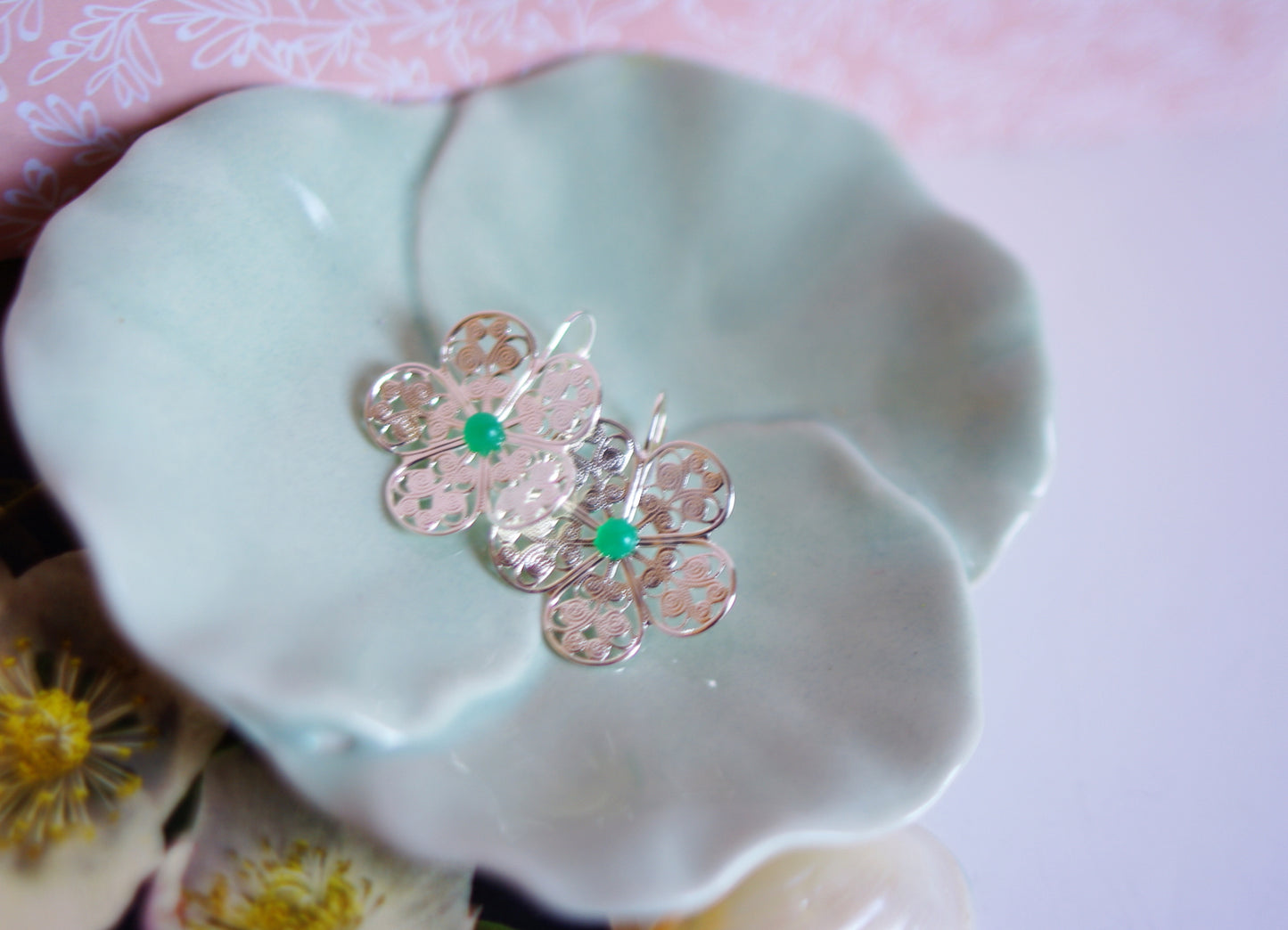 boucles d'oreilles dormeuses fleurs