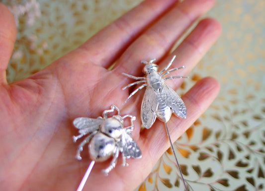 Broche épingle à chapeau fibule insecte