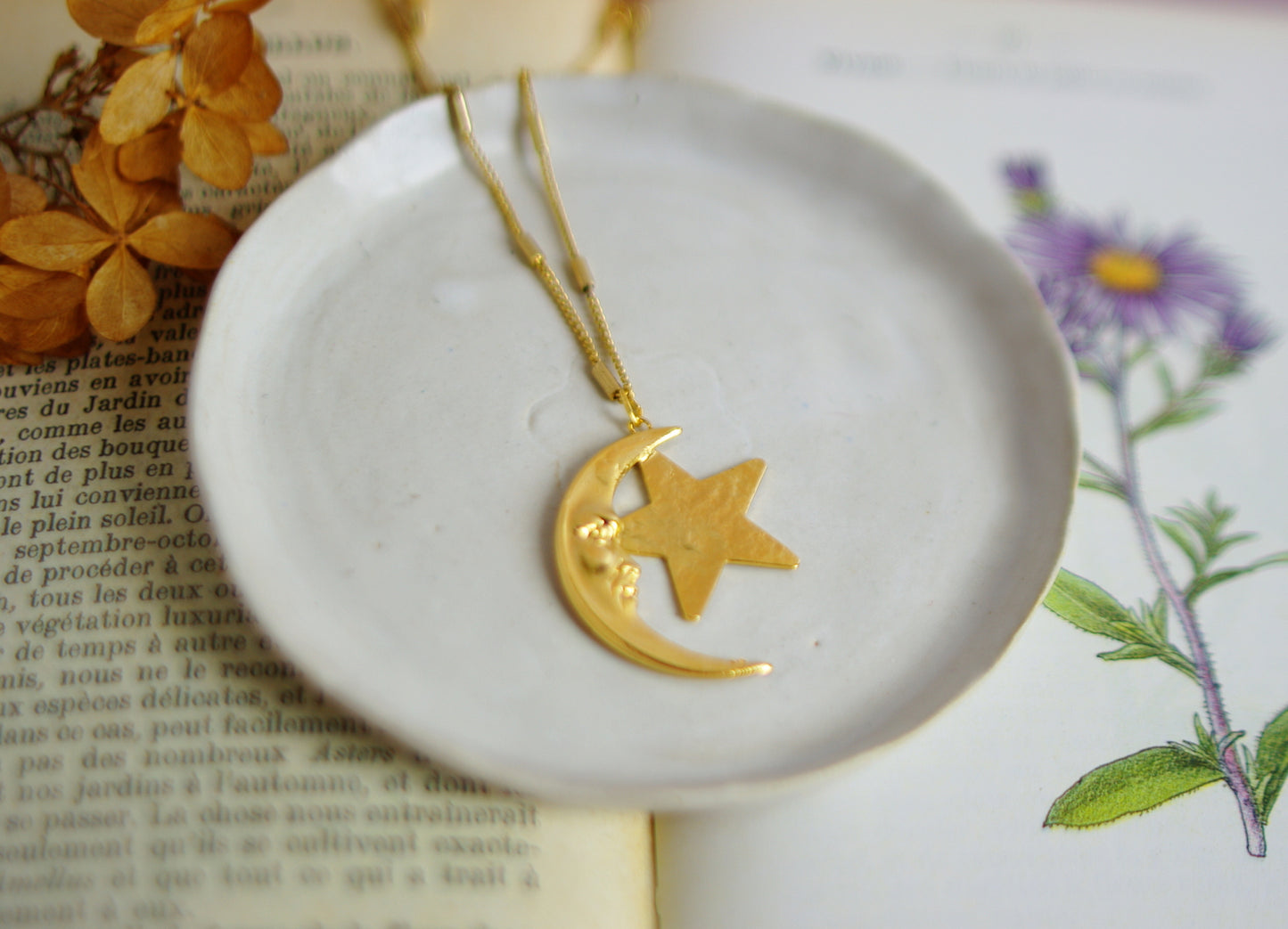 pendentif lunaire