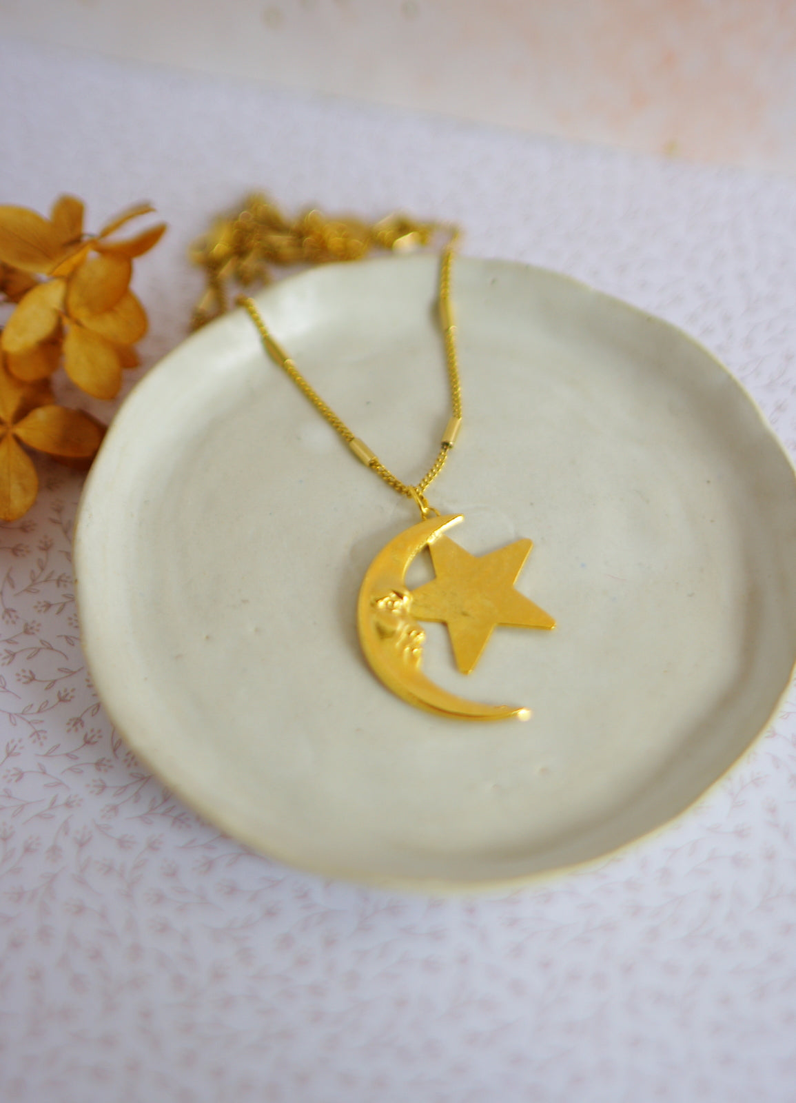 pendentif lunaire